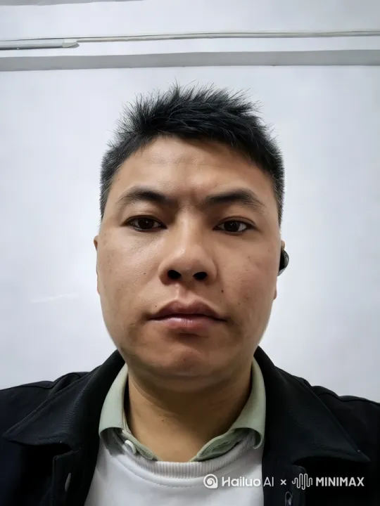 以下是适合AI图生视频（如Pika、Runway等）的提示词，用于生成介绍贵州省榕江县的短视频：

### 中文版提示词：
【场景1：航拍全景】
"无人机高空俯拍镜头，展示榕江县全景，翠绿的都柳江蜿蜒穿过县城，两岸是连绵的梯田和吊脚楼村落，远处青山云雾缭绕，阳光穿透云层洒在江面上"

【场景2：特色建筑】
"缓慢推进的镜头聚焦到三宝侗寨的鼓楼群，精美的木质结构在阳光下泛着温暖光泽，几位穿着侗族盛装的老人正在楼前闲坐，背景虚化处可见风雨桥的轮廓"

【场景3：民俗活动】
"中景跟拍镜头记录侗族大歌表演，歌手们围成圆圈，身着蓝色侗布服饰，银饰随歌声轻轻摆动，镜头缓缓环绕展示众人和谐的面部表情和默契的合唱"

【场景4：市井生活】
"俯角镜头拍摄古州老街早市，热气腾腾的榕江卷粉摊前，老板熟练地操作着，顾客在木质长凳上等待，背景是挂满腊肉的店铺和骑楼建筑"

【场景5：自然风光】
"慢镜头展示小丹江苗寨瀑布，清澈的水流从长满青苔的岩石倾泻而下，水雾中浮现彩虹，岸边可见几个嬉水的侗族孩童"

### 英文优化版提示词：
"Guizhou Province's Rongjiang County aerial view, the green Duliujiang River winding through terraced fields and stilted villages, morning mist over distant mountains (drone shot) → Pan to Sanbao Dong Village's drum towers, wooden architecture with intricate carvings, elderly in traditional costumes sitting in sunlight → Close-up of Dong chorus performance, singers in indigo costumes with silver ornaments, circular formation (360° slow rotation) → Street view of ancient town morning market, steam rising from rice noodle stalls, customers waiting under eaves with hanging cured meats → Slow-motion waterfall at Xiaodanjiang Miao Village, children playing in crystal-clear pool, rainbow in spray"

### 技术参数建议：
1. 时长：30-45秒
2. 风格：纪录片质感+轻度民族风滤镜
3. 转场：自然渐变溶解过渡
4. 音乐：建议搭配侗族琵琶歌轻音乐
5. 色彩：增强绿色调（突出生态）和木质暖色（突出民族元素）

需要调整任何细节或补充特定内容（如重点突出村超足球元素等），可以随时告诉我！ by Hailuo AI Video Generator