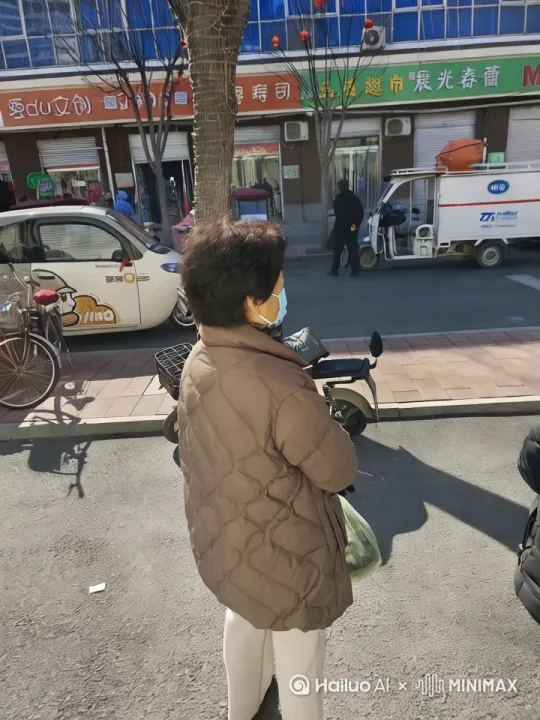走路镜头跟随 by Hailuo AI Video Generator