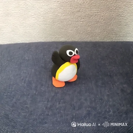 从左边往右走进来，跟随脸部逐渐放大 by Hailuo AI Video Generator