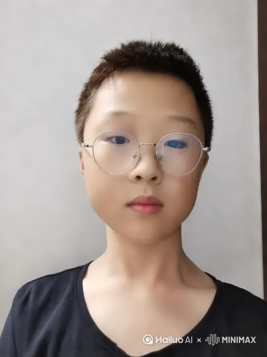 图片中的人图片中的人吃香蕉 by Hailuo AI Video Generator