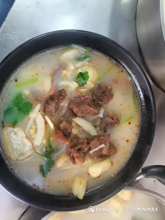 福鼎市美景美食美妹，中山南路26一品华鼎老鸭粉丝汤，抖音点赞转发来店消费满30元抵8元 by Hailuo AI Video Generator