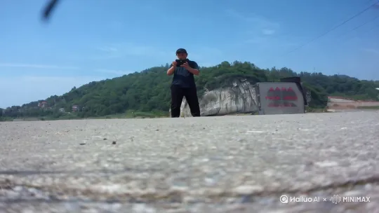 一飞冲天，拔地而起，向山上飞去 by Hailuo AI Video Generator
