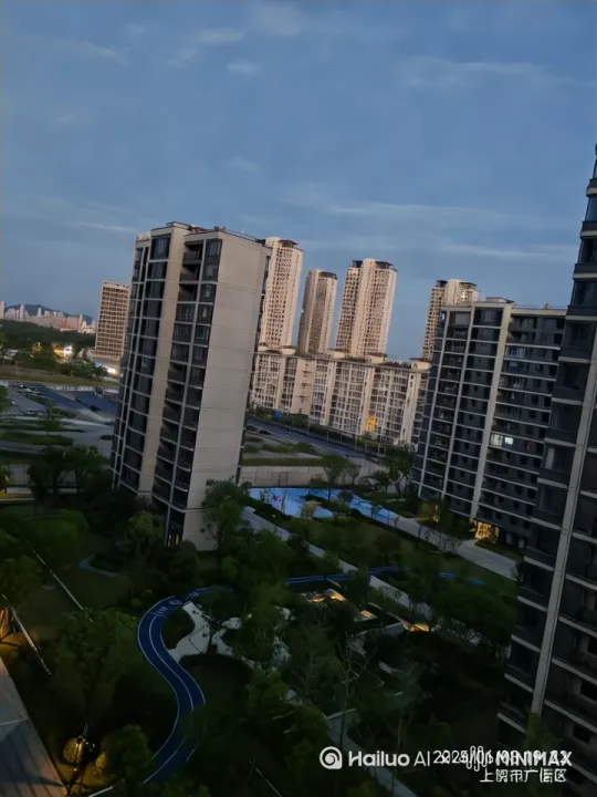 [推出,上升,下摇] by Hailuo AI Video Generator