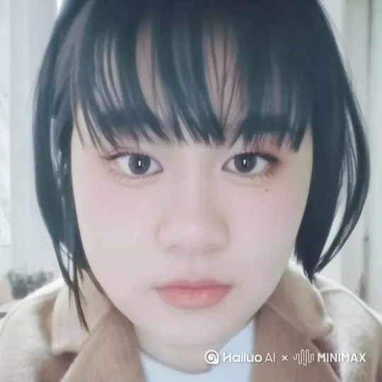 美女站起来跳舞拿着扇子 by Hailuo AI Video Generator