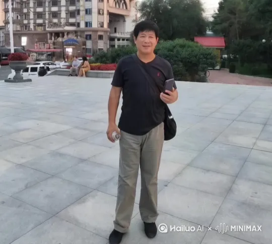 [推出,上升,下摇] by Hailuo AI Video Generator