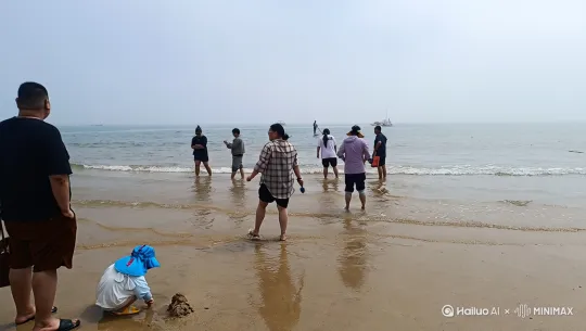 好想有个人一起去海边坐 by Hailuo AI Video Generator