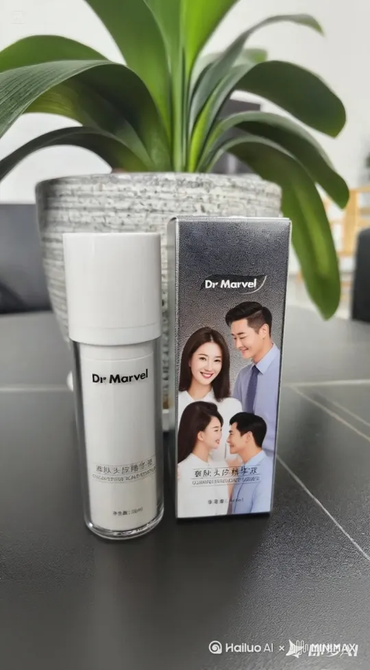 妻子偷偷喷丈夫的精华液，结果两人发量双双逆袭）  
*反差梗：男女通用，秃头CP的救星 by Hailuo AI Video Generator