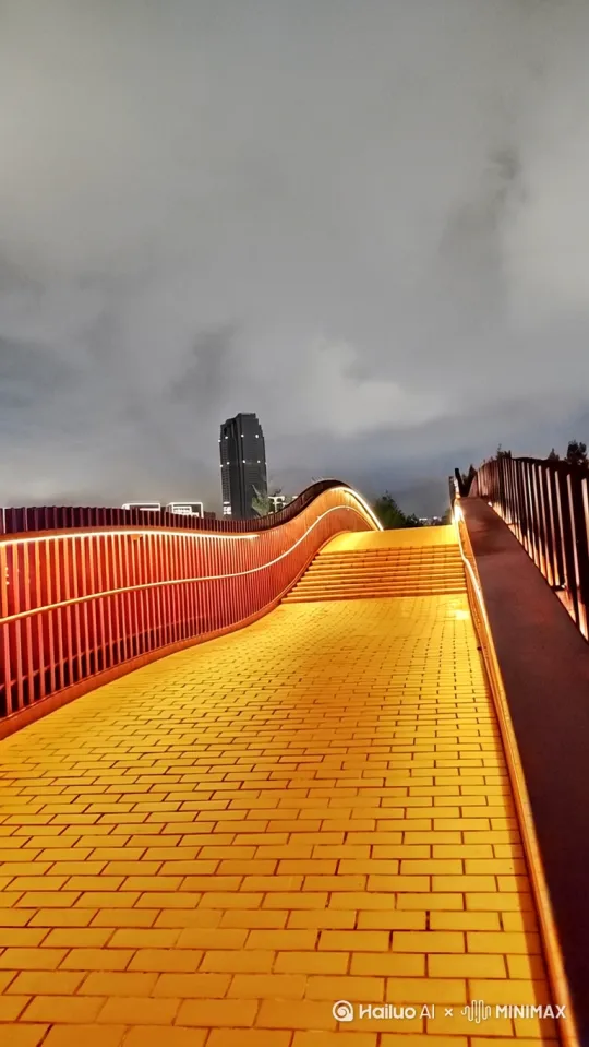 [右摇,变焦推进] by Hailuo AI Video Generator