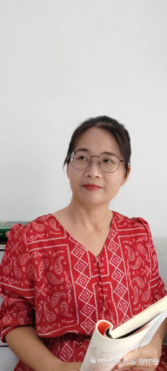 [左移,推进,右摇] by Hailuo AI Video Generator