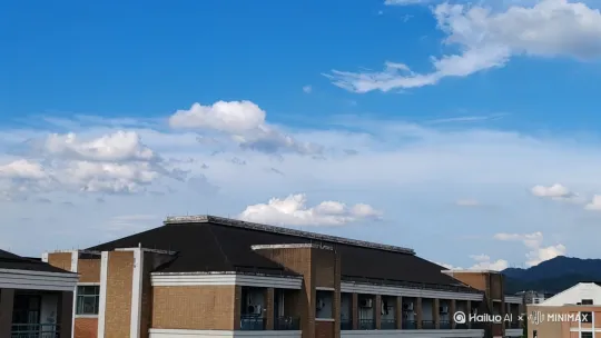 天空的云，飞速的流动，忽然就来到了饭碗，然后美丽的晚霞出现，天空中出现流星雨。 by Hailuo AI Video Generator