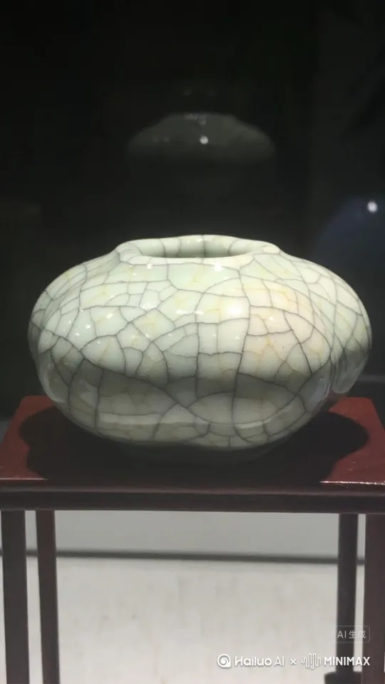 [左移,上升]瓷器变成一个人在打鼓背景在沙漠 by Hailuo AI Video Generator