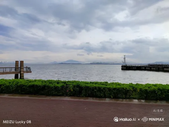 First - person view,镜头紧紧跟随中国巨龙运动，中国龙从远处湖水里猛地冲出，水花四溅，水珠清晰可见，水面形成巨大的涟漪。随即巨龙携着水汽冲向云端，在翻涌的云层中穿梭游走，鳞片在光影下闪烁着金属质感的光泽。电影级调色，色调浓郁且对比强烈，湖面呈现深邃的靛蓝色，动态模糊与清晰细节交织，营造出沉浸式的奇幻氛围。 by Hailuo AI Video Generator