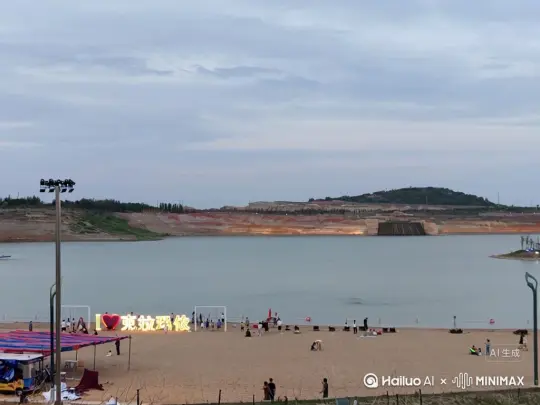 巨龙从湖中升起的特写镜头，震撼视觉特效，电影级画面，出海后巨龙于空中盘旋 by Hailuo AI Video Generator