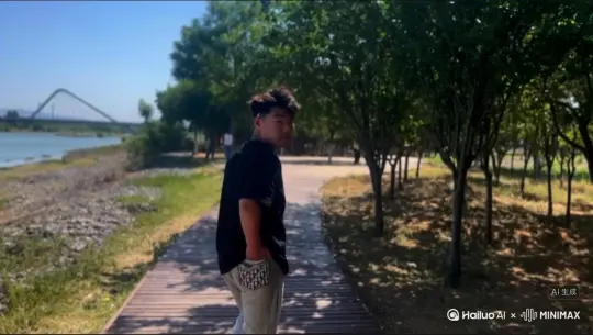 帮我生成一个视频，让图片的场景动起来，人物变成无数灰色灰尘消失在视频中，向右吹走，（沙尘数量只在人物漫漫中涌出，然后消失）原比例模型高品质 by Hailuo AI Video Generator