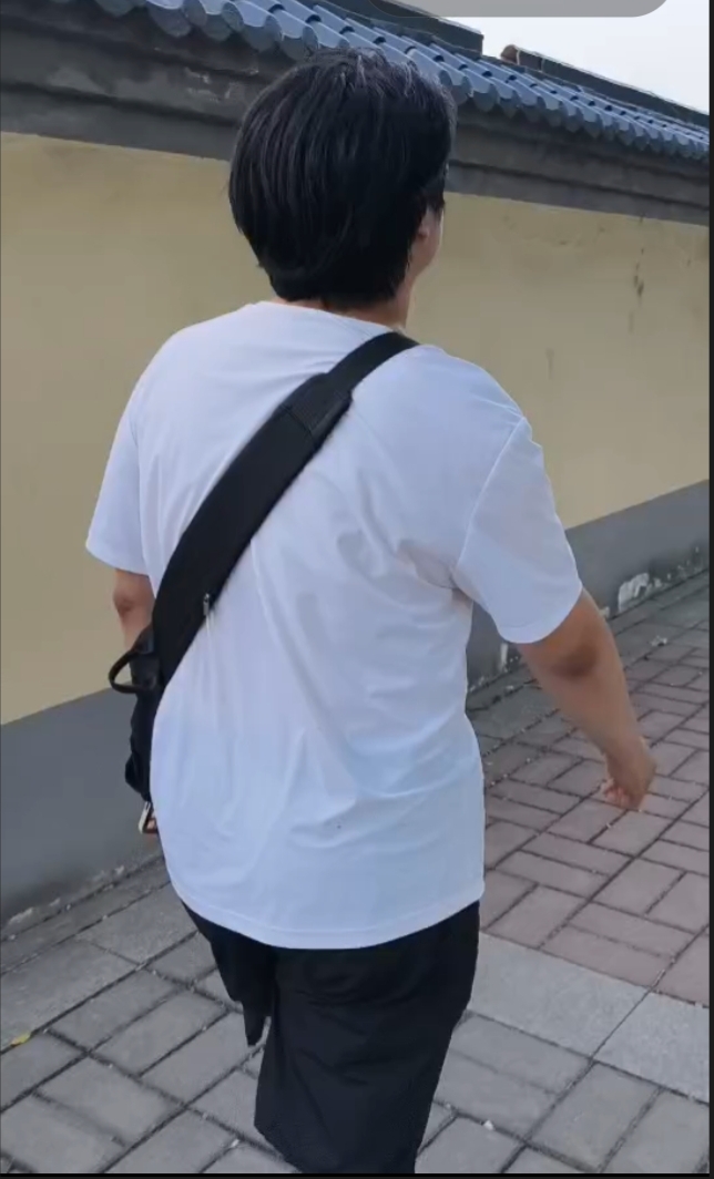 video original by Hailuo AI Video Generator