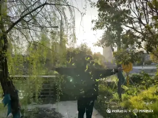 人物化成玫瑰花瓣往右边慢慢地飞最后消失人物不动画质不变 by Hailuo AI Video Generator