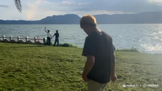 帮我生成一个视频：让图片中的场景动起来，人物变成无数灰色沙尘消失在视频中，向右吹走，（沙尘数量只在人物慢慢中涌出，然后消失）原比例。模型 [右移,左摇,跟随]高质量 by Hailuo AI Video Generator