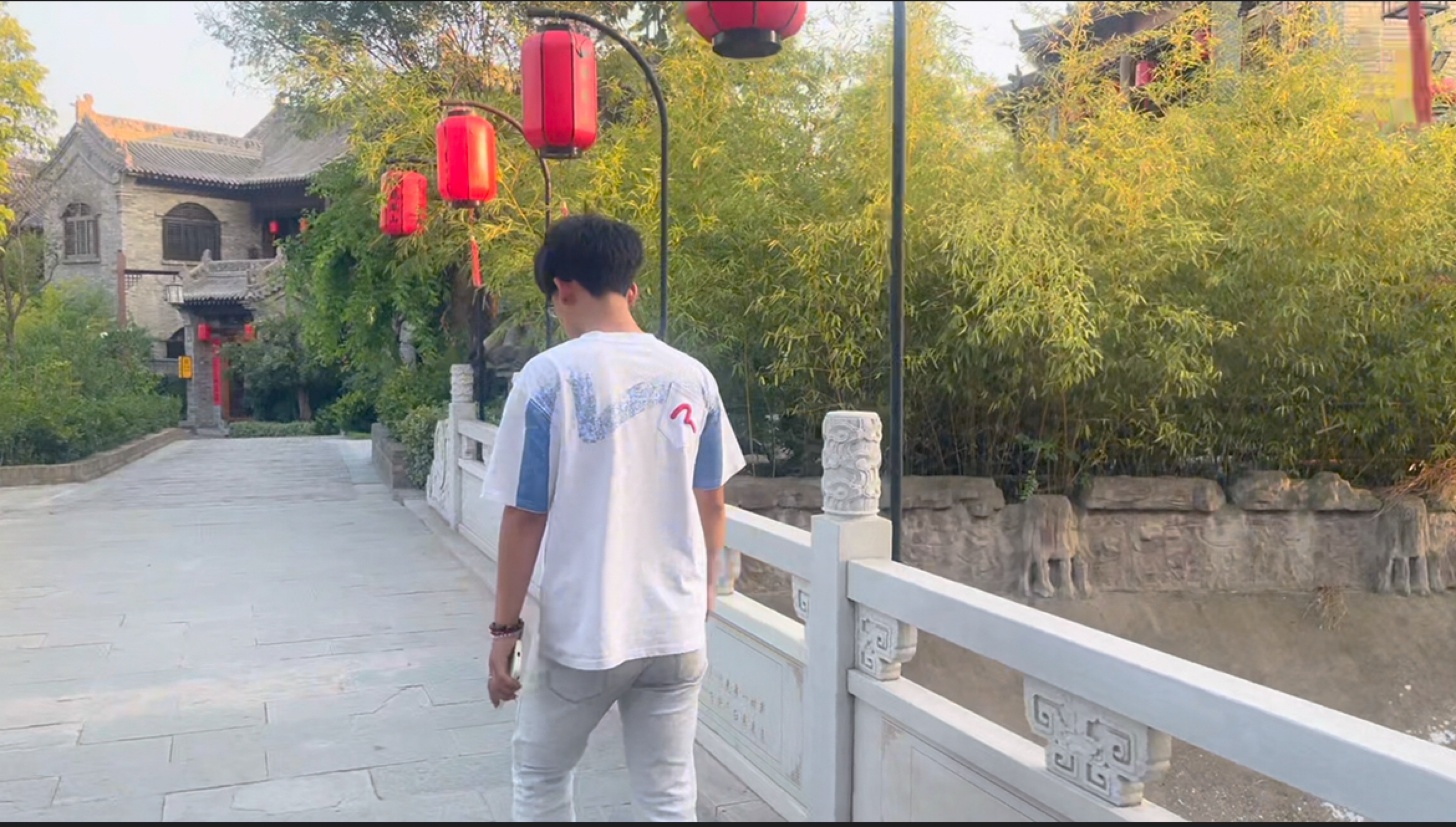 video original by Hailuo AI Video Generator