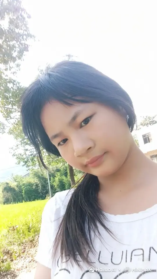 帮我生成一个视频：让图片中的场景动起来人物变成无数灰色沙尘消失在视频中向右吹走（沙尘数量只在人物漫漫中涌出，然后消失）原比例。模型  高品质 by Hailuo AI Video Generator