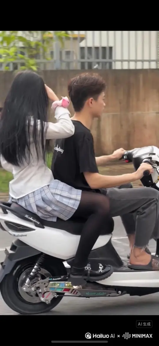 帮我生成一个视频：让图片中的场景动起来，女孩子人物变成无数灰色沙尘消失在视频中要10秒，向右吹走，（沙尘数量只在人物慢慢中涌出，然后消失）原比例。模型 高品质 by Hailuo AI Video Generator