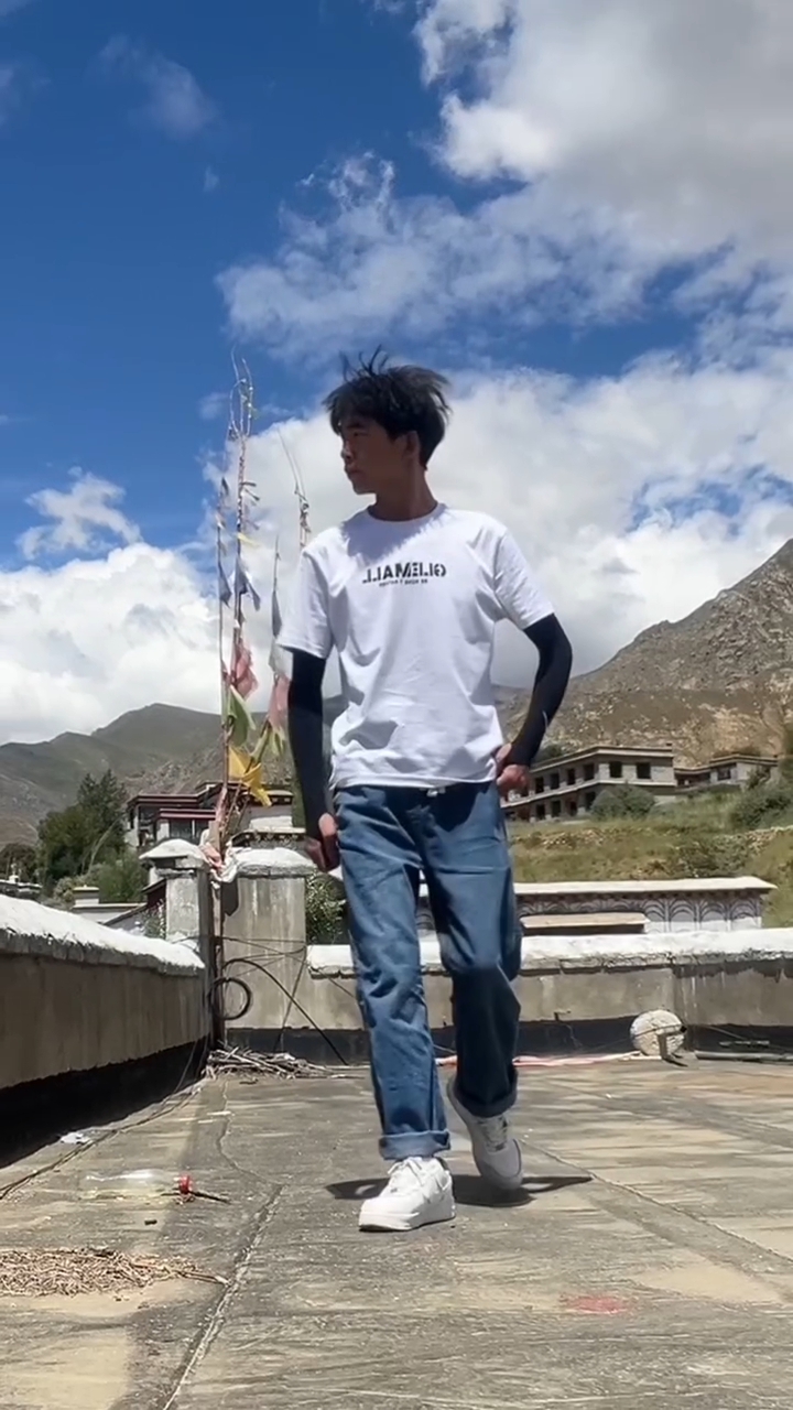 video original by Hailuo AI Video Generator