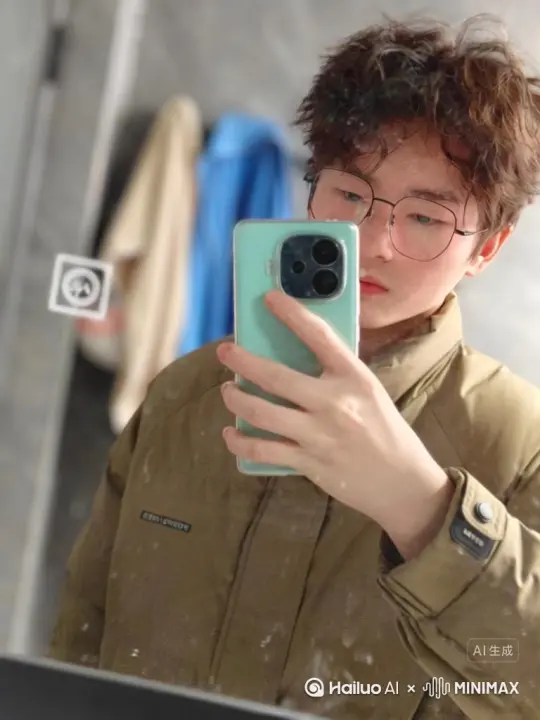 帮我生成一个视频：让图片中的场景动起来，人物变成无数灰色颗粒消失在视频中，向右吹走，原比例。比例 16:9，时长 5s，模型 高品质[右移,左摇,跟随] by Hailuo AI Video Generator