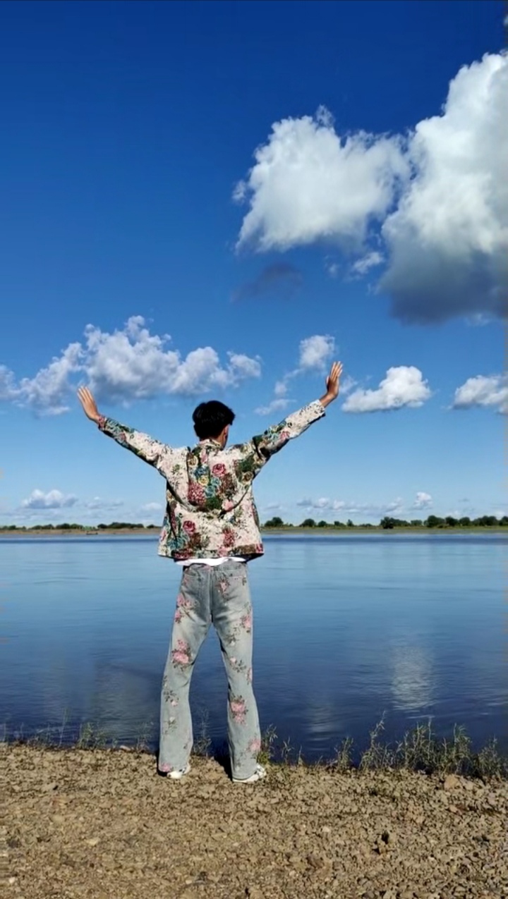 video original by Hailuo AI Video Generator