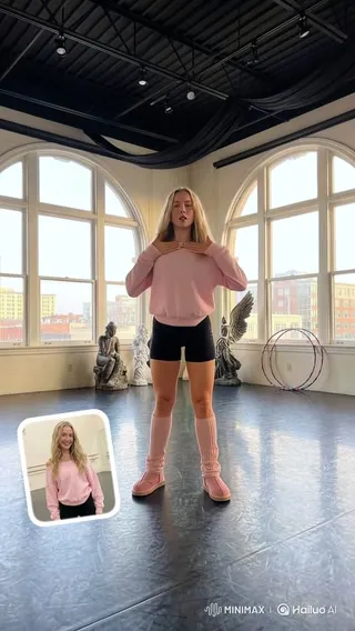 这里有几个符合要求的标题供您选择：

1.  上传照片，一键生成你的魅惑爵士舞姿，打造专属性感视频 (30个字符)
2.  上传照片，即刻体验AI生成专属性感爵士舞蹈视频的魅力 (31个字符)
3.  上传照片，轻松拥有AI为你量身定制的性感爵士舞蹈视频 (32个字符)
4.  上传照片，让你的形象在AI生成的性感爵士舞蹈视频中尽情绽放 (35个字符)
5.  上传照片，AI智能为你打造专属性感爵士舞蹈视频，舞出魅力 (31个字符)