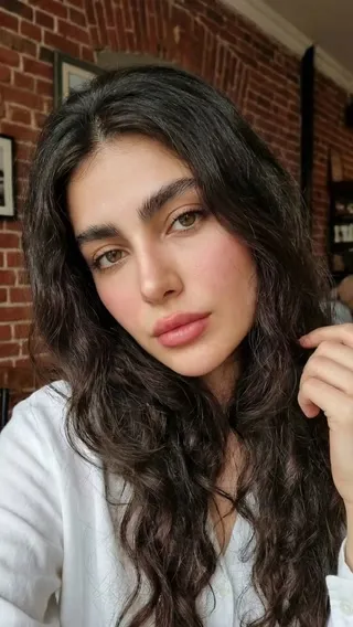 上传照片，一键变身北欧狂野维京女战士，释放你的战斗力量！